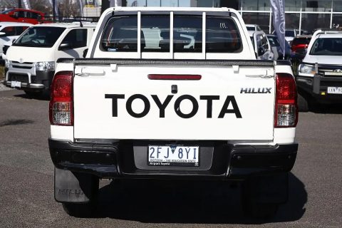 2018 Toyota Hilux photo 2