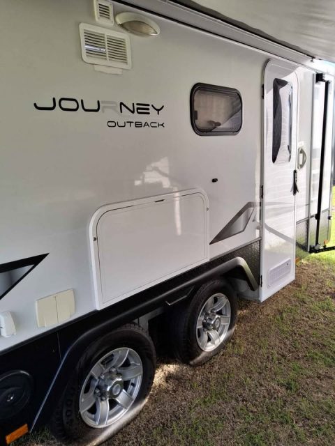 2016 Jayco Journey photo 3