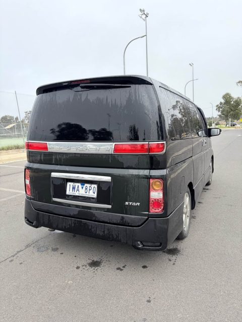 2007 Nissan Elgrand photo 3