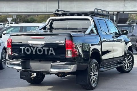 2018 Toyota Hilux photo 2