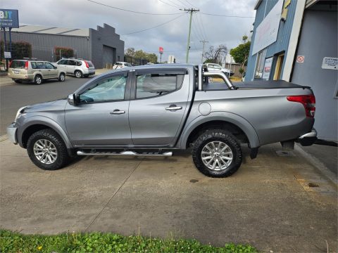 2016 Mitsubishi Triton photo 3