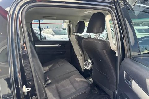 2018 Toyota Hilux photo 16