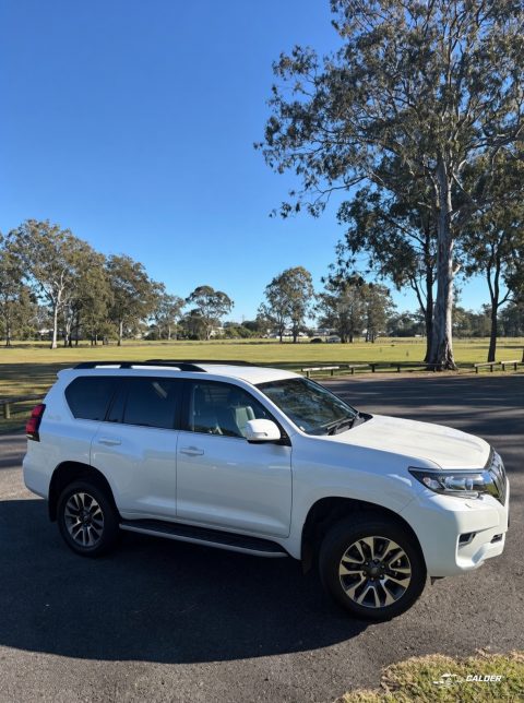 2021 Toyota  LandCruiser photo 2