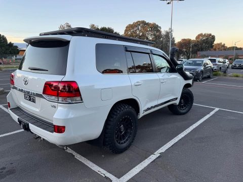 2019 Toyota LandCruiser photo 4